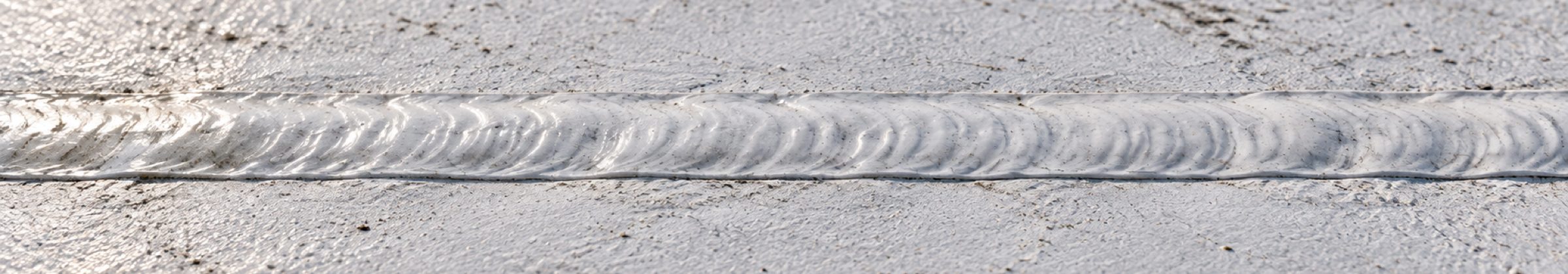 Hot-air welded seam on a single-ply membrane roof